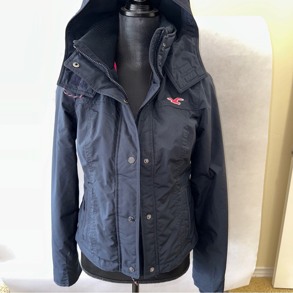Woman Hollister California all weather jacket, hooded, Small